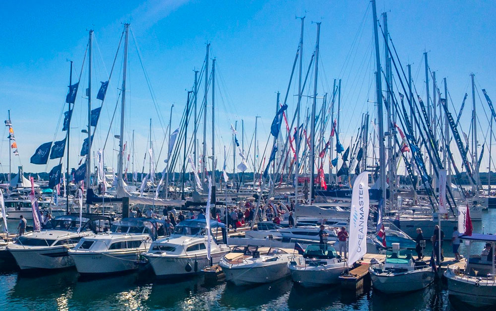 SBS18_1000 Dragonfly at Southampton Boat Show