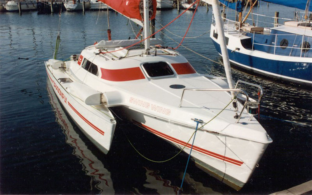 Dragonfly 800 folded for marina