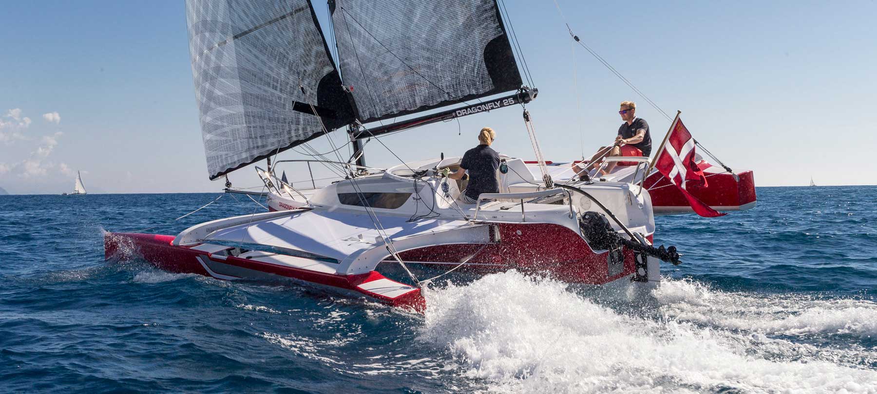 Dragonfly 25 trimaran