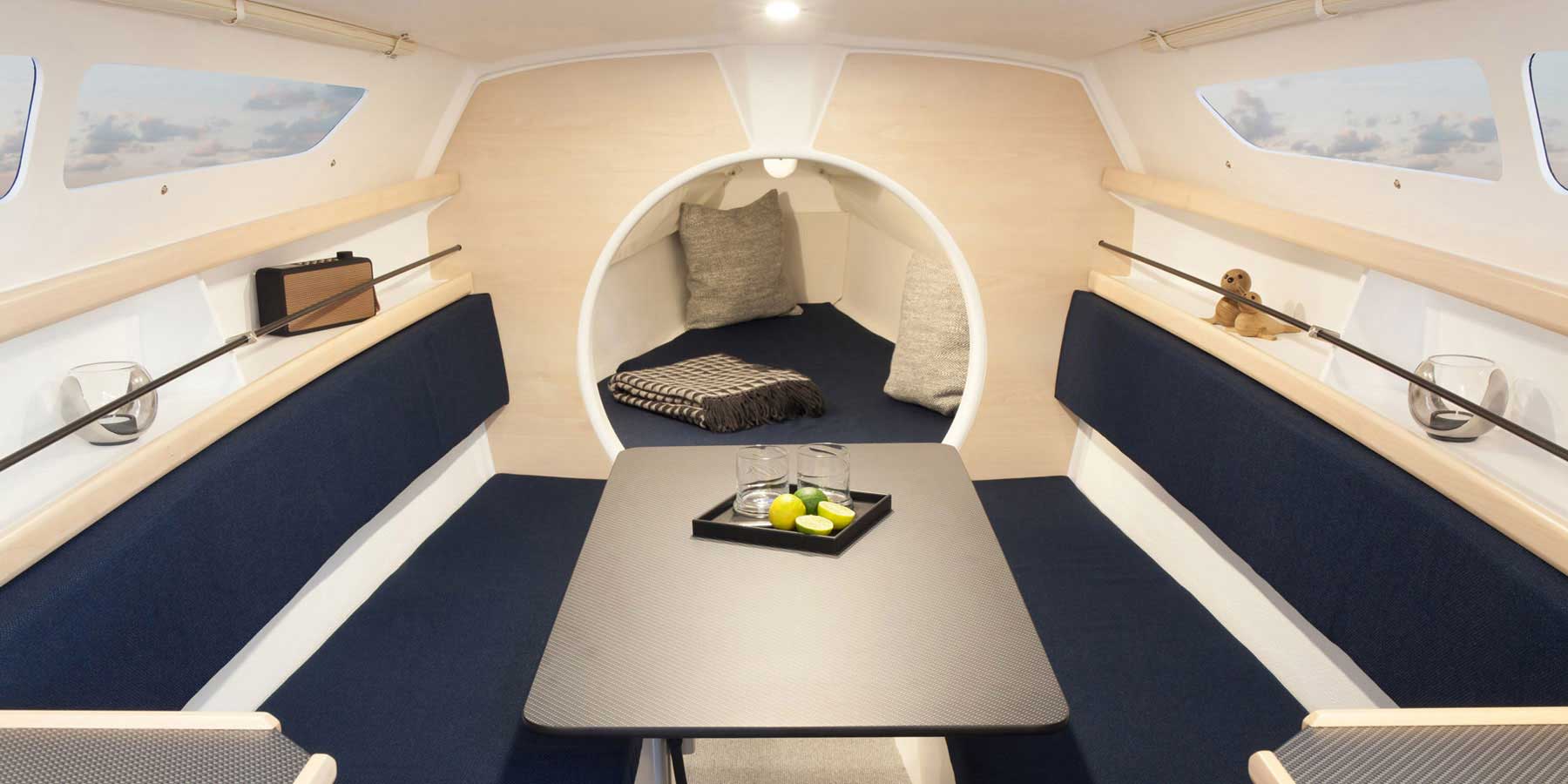 Dragonfly 25 trimaran cabin