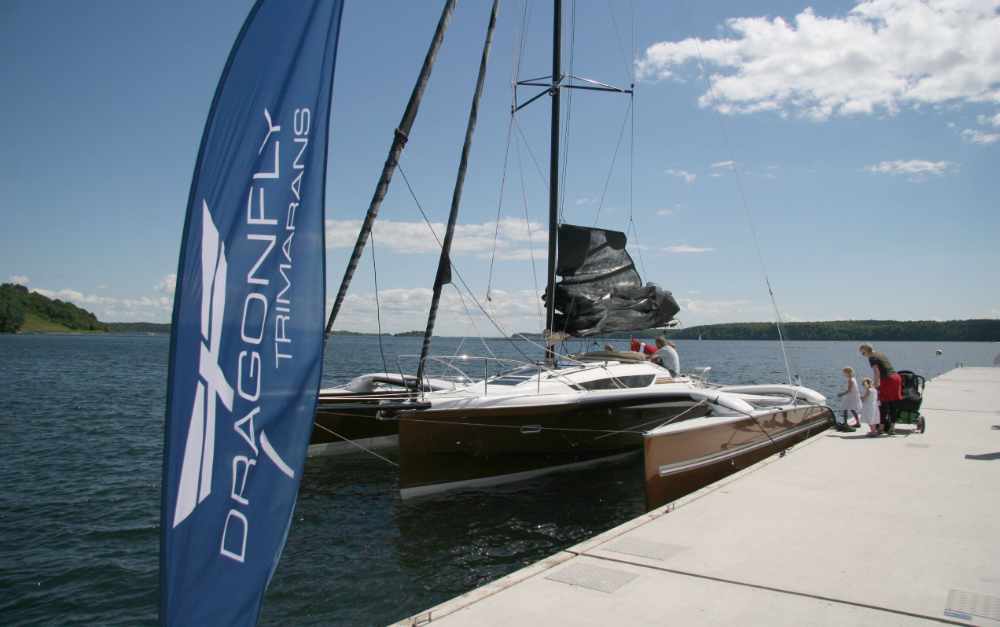 Dragonfly trimarans Open Yard