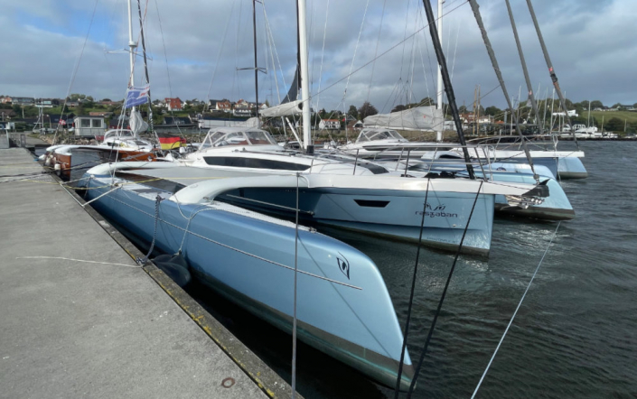 DF 34002 – I helmed on Race 3 Dragonfly 40s moored