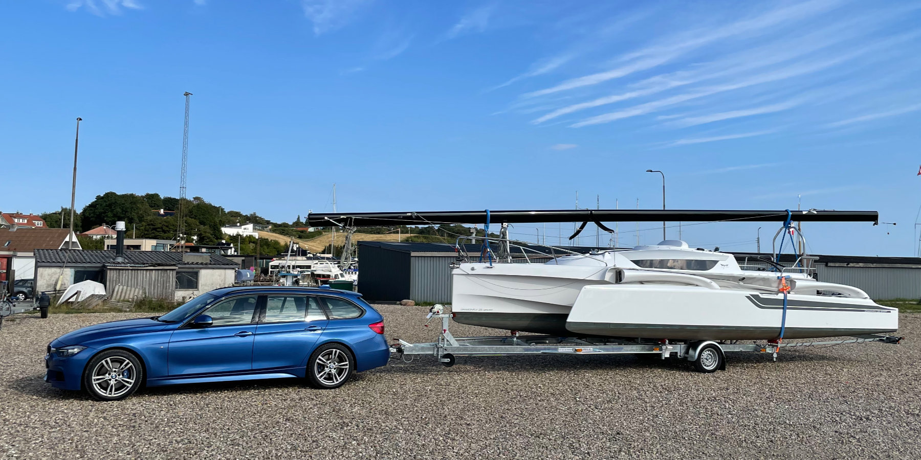 Dragonfly 25 on trailer