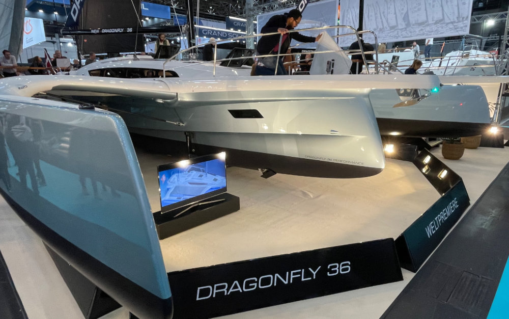 Dragonfly 36 reverse bow on centre hull